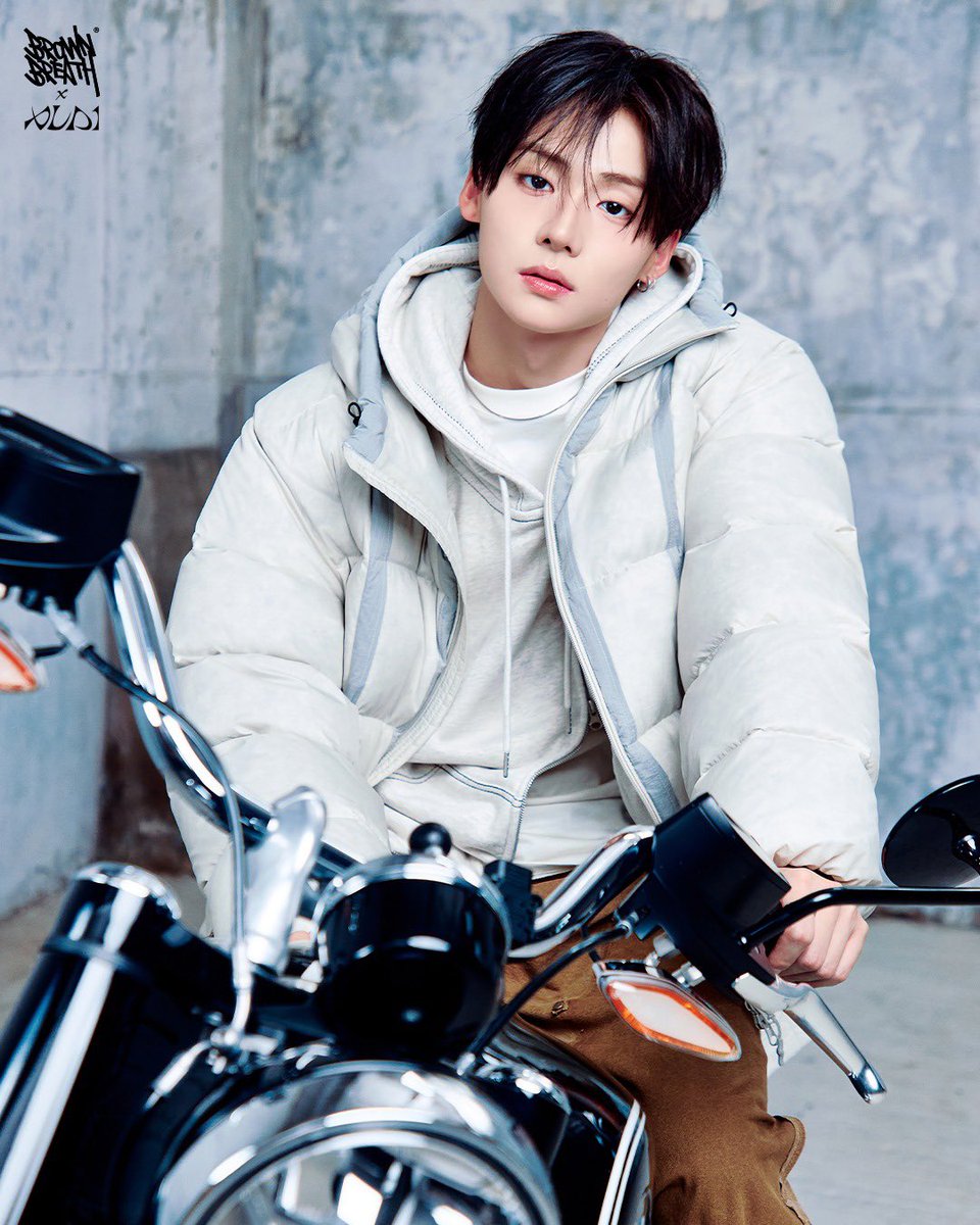 aebywon's tweet photo. My favorite biker🖤🤍 https://t.co/kcdrGlUEBc