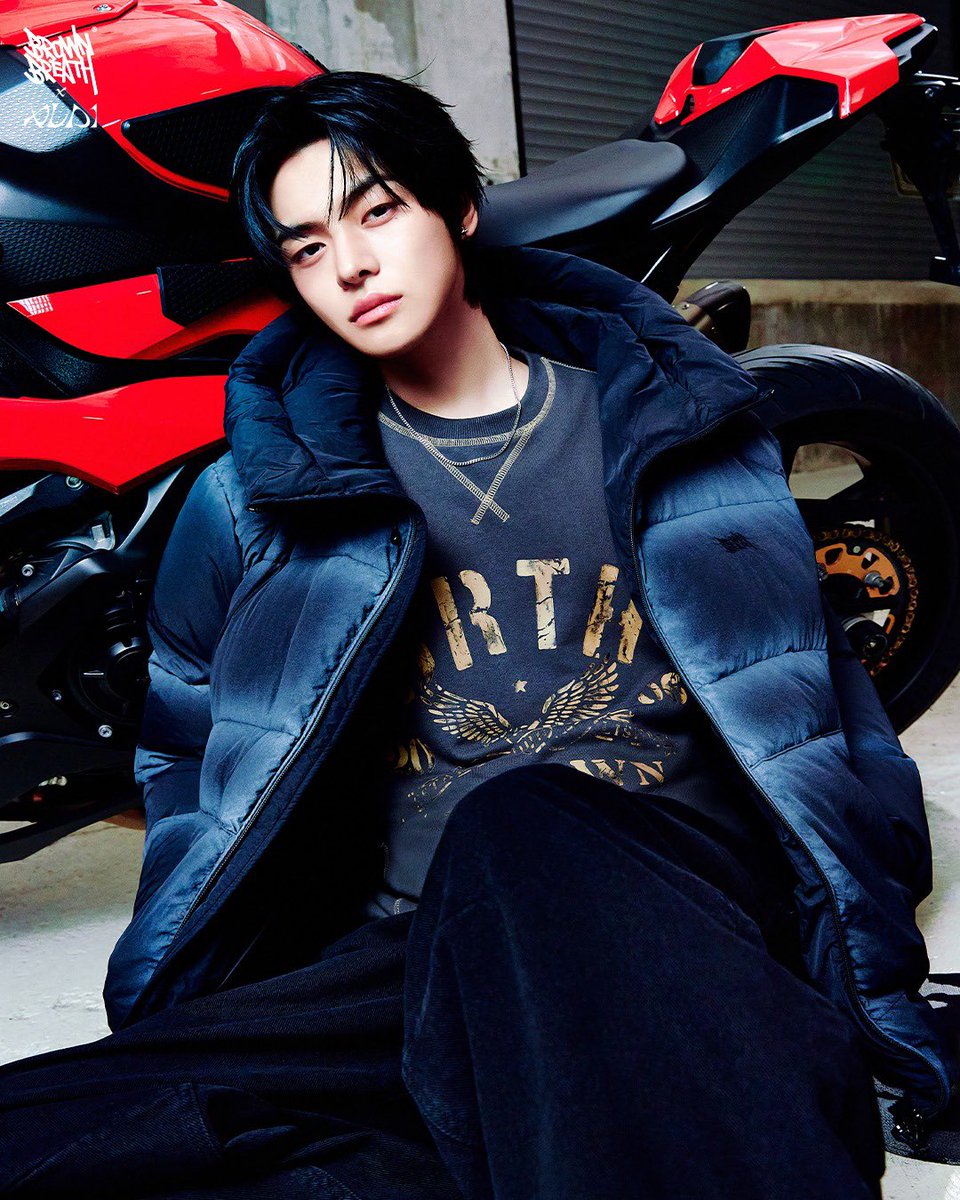 aebywon's tweet photo. My favorite biker🖤🤍 https://t.co/kcdrGlUEBc