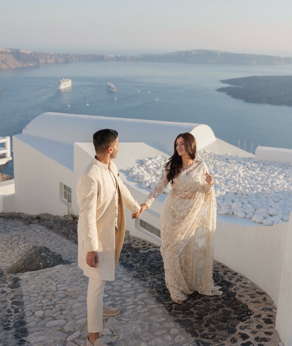 Worryna_'s tweet photo. Turkish muslim girl Yasmine Zara engaged to her Hindu boyfriend Akhil Kumar.  🇹🇷🇮🇳

Both are doctors settled in USA. https://t.co/NWxGcz5sec