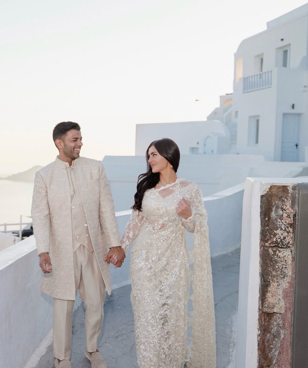 Worryna_'s tweet photo. Turkish muslim girl Yasmine Zara engaged to her Hindu boyfriend Akhil Kumar.  🇹🇷🇮🇳

Both are doctors settled in USA. https://t.co/NWxGcz5sec