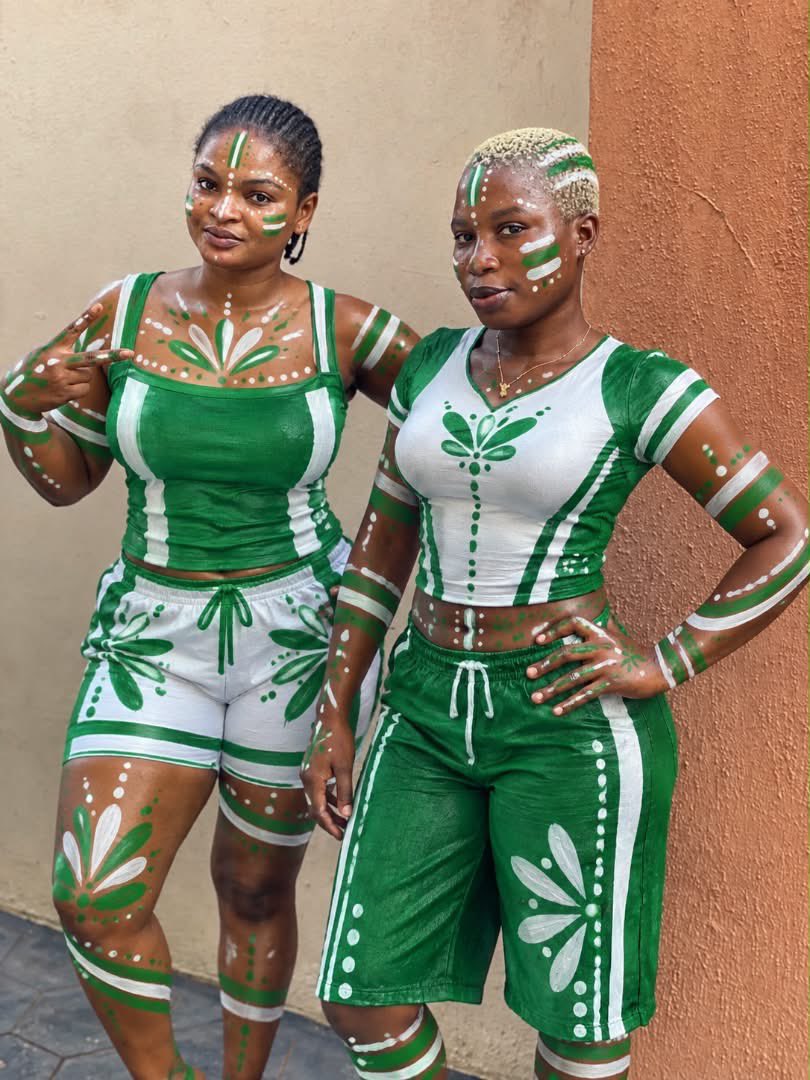 OneModupe's tweet photo. Happy independence day 🇳🇬
May Nigeria be beautiful as us 🥰 https://t.co/1pKRof5A6I