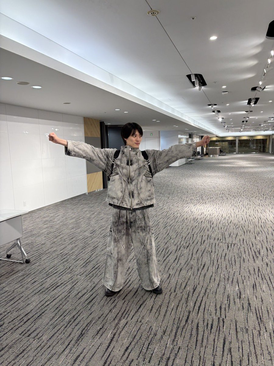 kenshin_0708_k's tweet photo. 11月28日に行われるファンミーティング
『ここから』の会場、品川ザ・グランドホールのロケハンへ行ってきました!!

大きくて綺麗で、とても素敵な場所でした✨

そして、ロケハンをするのも今回が初めてだったので、とても勉強になりました。
貴重な経験をさせてもらいました！

絶対成功させるぞ！！
早くみんなに会いたい！

#上村謙信
#けん民
#ここから