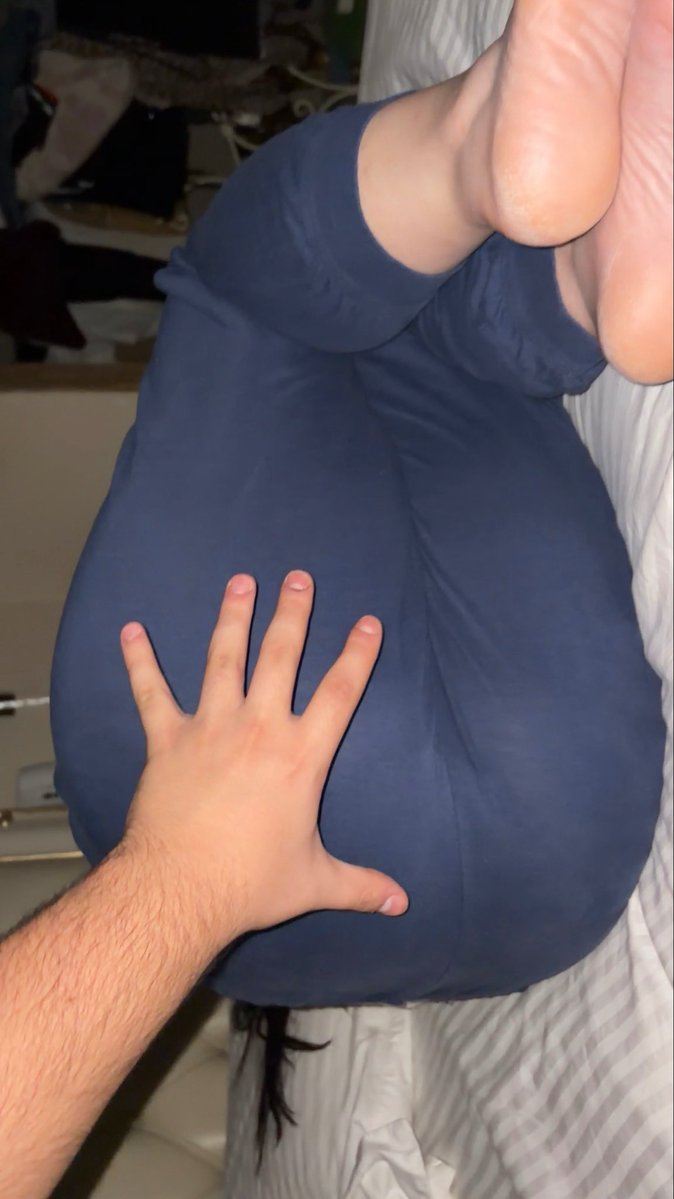 Hhdsor's tweet photo. @freecuck77 wanted me to expose his bitch slut mom to the world. Look at her fat ass 

#cuck #cuckson #cuckhold #mom #hotmom #ntr #mombully #hotwife #bully #wankchat #jerkbud #irl #irlcollector #exposed #expose https://t.co/f3D7tvdIHe