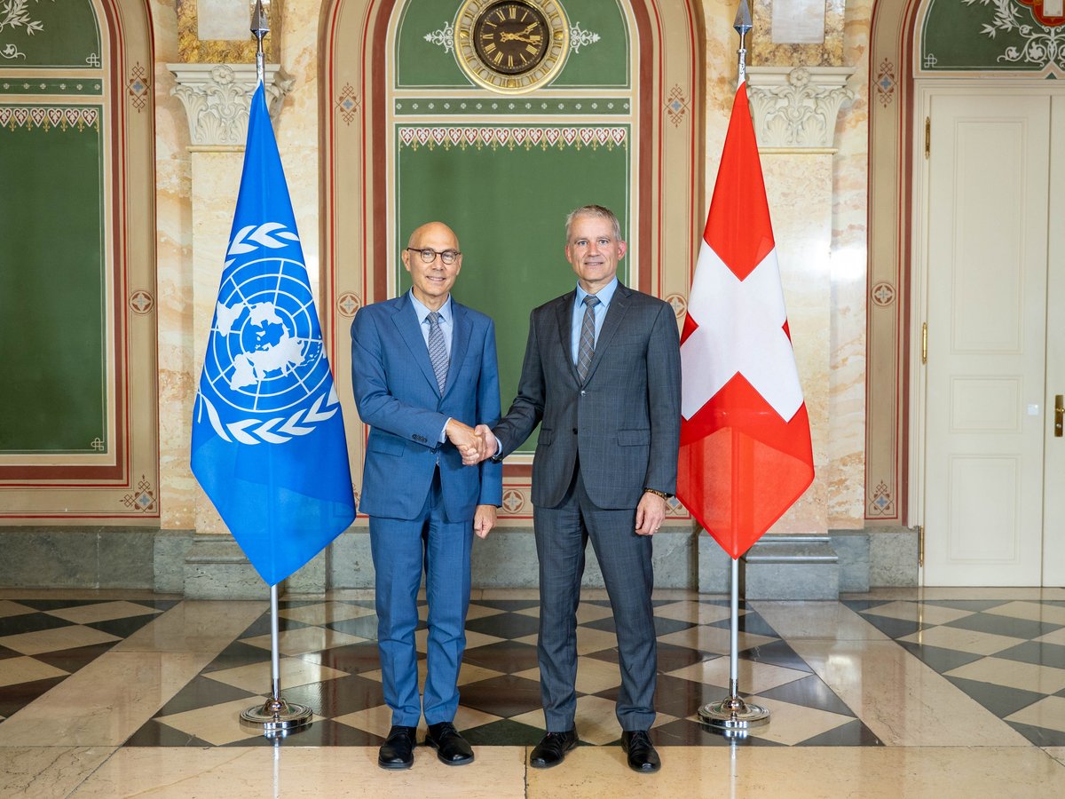 swiss_un's tweet photo. The respect of #HumanRights is essential for #peace and an effective prevention of conflicts.
Head of @EJPD_DFJP_DFGP and @SwissMFAStatSec  received in Bern @volker_turk.
 @UNHumanRights is a strategic partner for🇨🇭  
#Geneva #Working4TheWorld
➡️https://t.co/6Z4BnVn2s7 https://t.co/cRVRJGh8LU