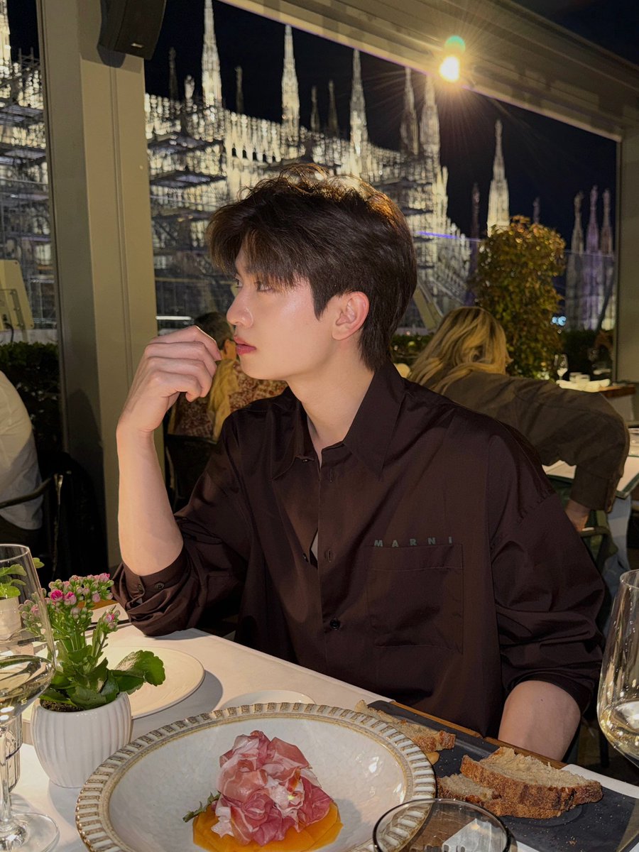 ThomasKongBR's tweet photo. 📸 : Atualização via insta feed
🗓️ : 01.10.2026
©️ thomaschungmanirat  

🔗 https://t.co/NWgqMH6sum

THOMAS KONG MFW SS27
#MARNIxTHOMASKONG

#tthomastc #kongjiro
#thomaskong #โทมัสก้อง
#Marni #MarniSS27 #MarniTH https://t.co/1G7vxmrnGb