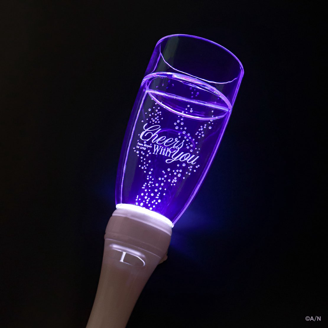 hahaue_v's tweet photo. 不破湊 1st LIVE   シャンパンペンライト🥂

不破湊 2nd LIVE  ボトルペンライト🍾

不破さんの自己プロデュース最高すぎる https://t.co/tZB98Bc9kO