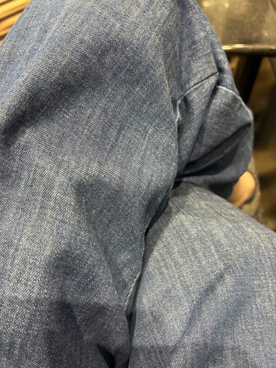 SZN_2nd's tweet photo. まじで金なさ過ぎてパチ屋来て後ろから知らん人のラッシュ見て脳汁泥棒してるいま https://t.co/x0kB2jzA2r