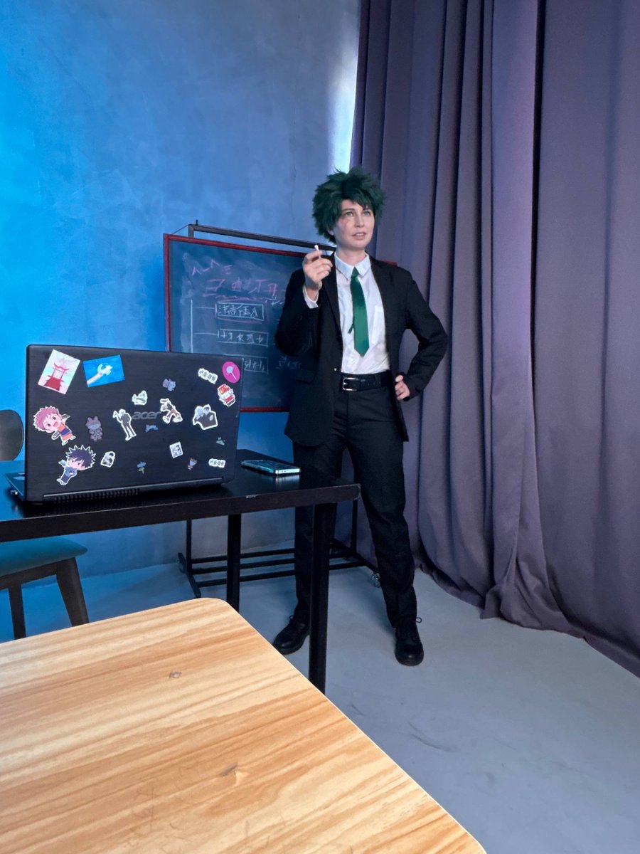 BlueredP's tweet photo. Backstages

#Deku #mha https://t.co/nyhKWV5Xh6