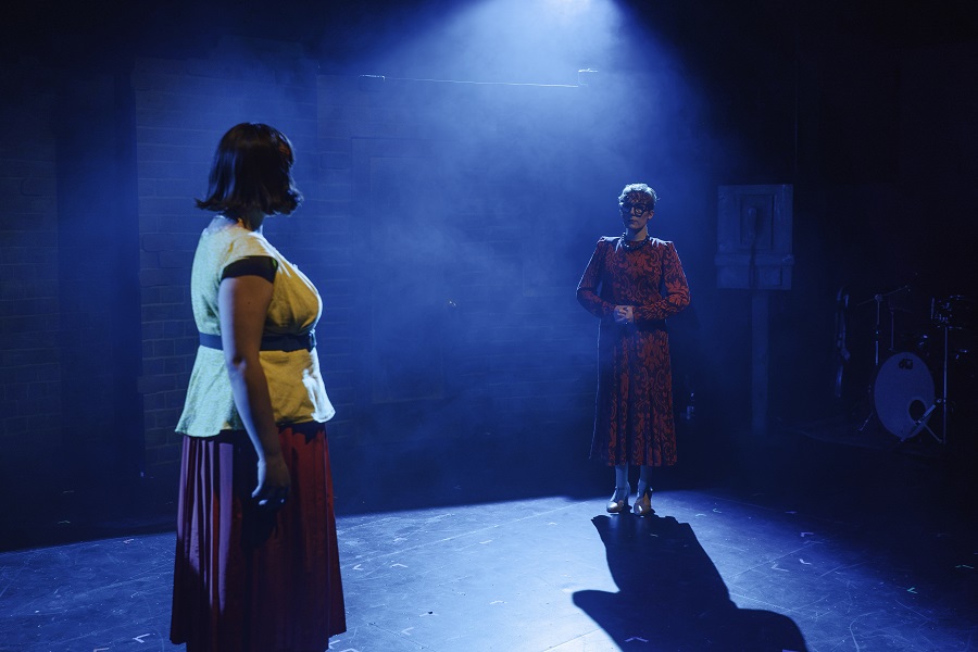 DrewRowsome's tweet photo. Amelie: a delightfully quirky musical https://t.co/1mt4wa81Tp #theaTO #musical #ShiftingGroundCollective @NativeEarth #Amelie #comedy #goldfish #puppets https://t.co/kCAGcRrEMU