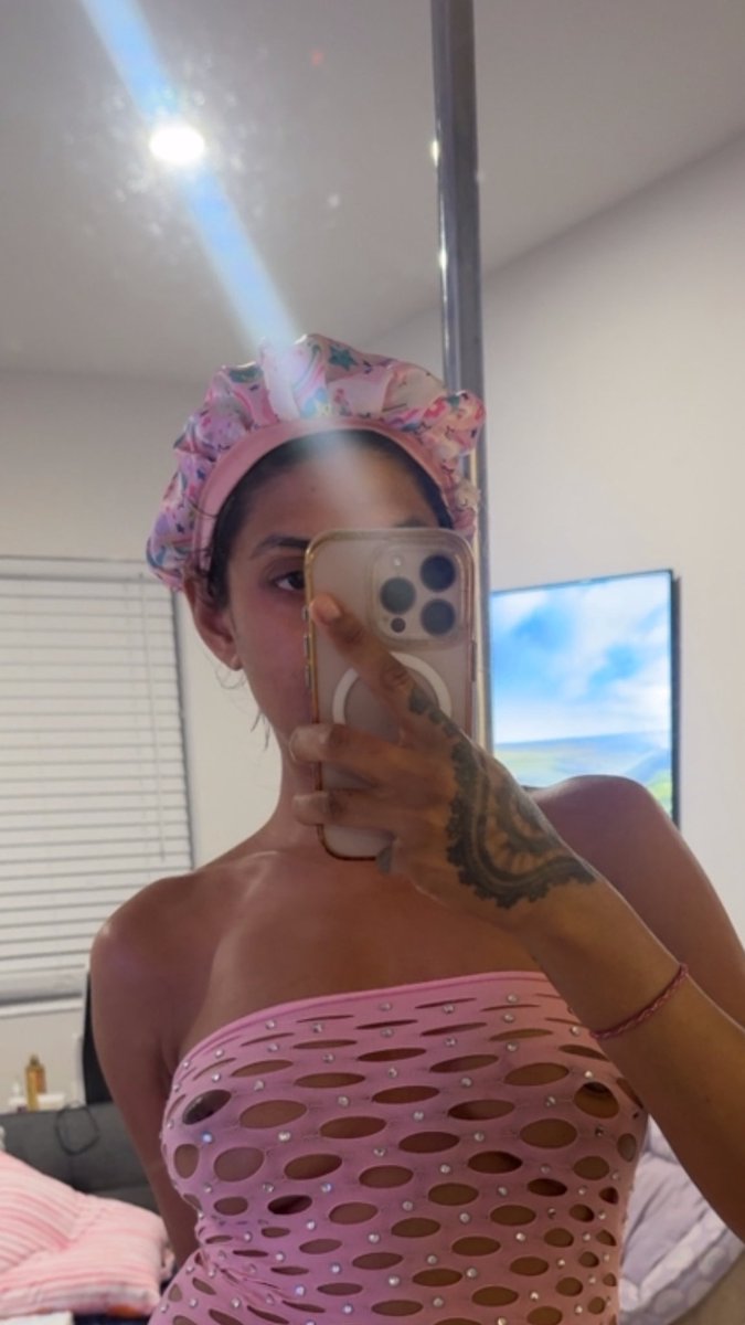 GoddessSunny305's tweet photo. Good morning from me and my nipples. The girls 🍈🍈 and I are ready for a FaceTime show or sexting session with u 💦 #sellingcontent https://t.co/CTBvAzazhV