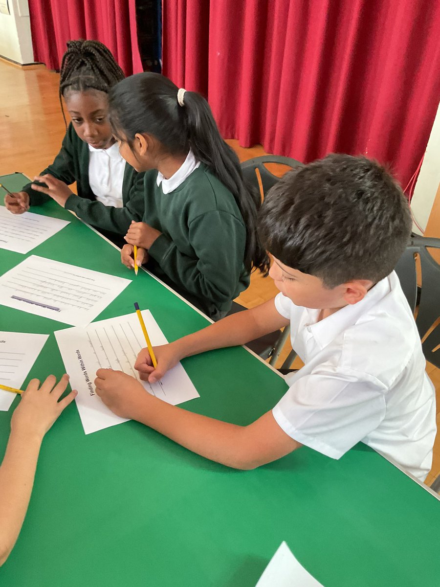 ShirestoneAcad's tweet photo. Working in their pairs creating their poems with words within words! The best line we found is make a sandwich with a hamster from team Narvas @BirminghamEdu https://t.co/3KaJ8K68BW