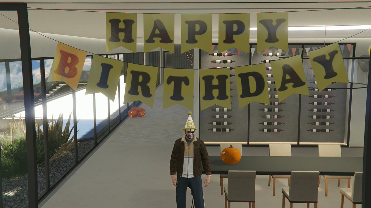 Gtamen's tweet photo. Various Halloween decorations can be found in your Mansion. 
(which is an interesting contrast if it's also your character's anniversary today) https://t.co/9d0ZflUTU3