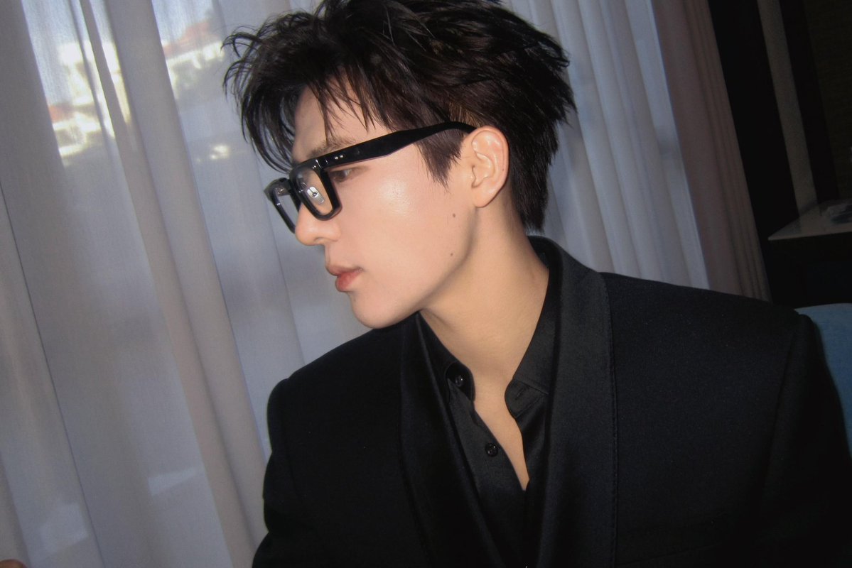 yawssub's tweet photo. 261001 왕안우 공작실 샤오홍슈

#왕안우 #王安宇 #WangAnyu https://t.co/ieFtYoGvNJ