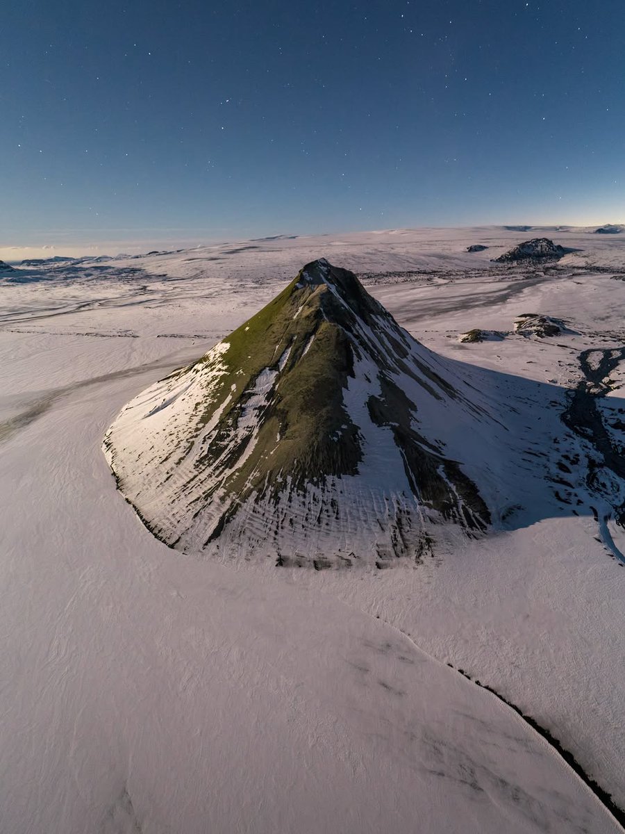 Lemes95's tweet photo. Dark, full-moon drone photography with long exposures on the DJI Inspire 3 🚁

Earlier this month, I traveled to the Highlands with @ to photograph an early layer of fresh snow. With the moon nearly full, we headed to our favorite mountain shortly aft... https://t.co/2GYMdjB1oX