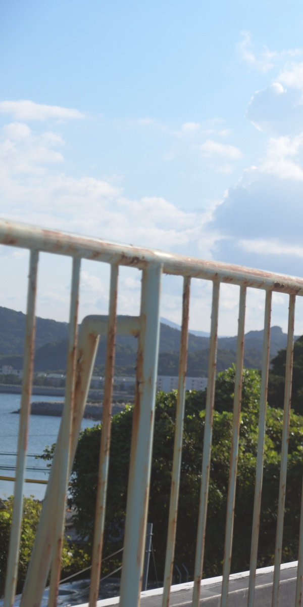 2kani__404's tweet photo. 「夏の放課後、屋上。」

#創作 #創作撮影 #夏 https://t.co/28shdZy9nK