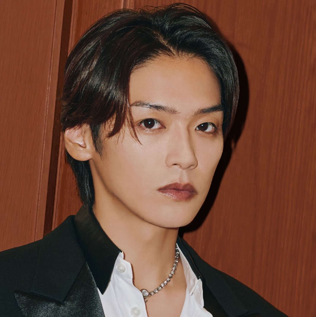 _saverchan_'s tweet photo. ｶﾞｰｰｰｰｰｰｰイケメン王子様すぎるよ雄也くん😭‼️😭‼️😭‼️😭‼️アー写2枚って何⁉️⁉️⁉️ https://t.co/CJXKn4EMLn