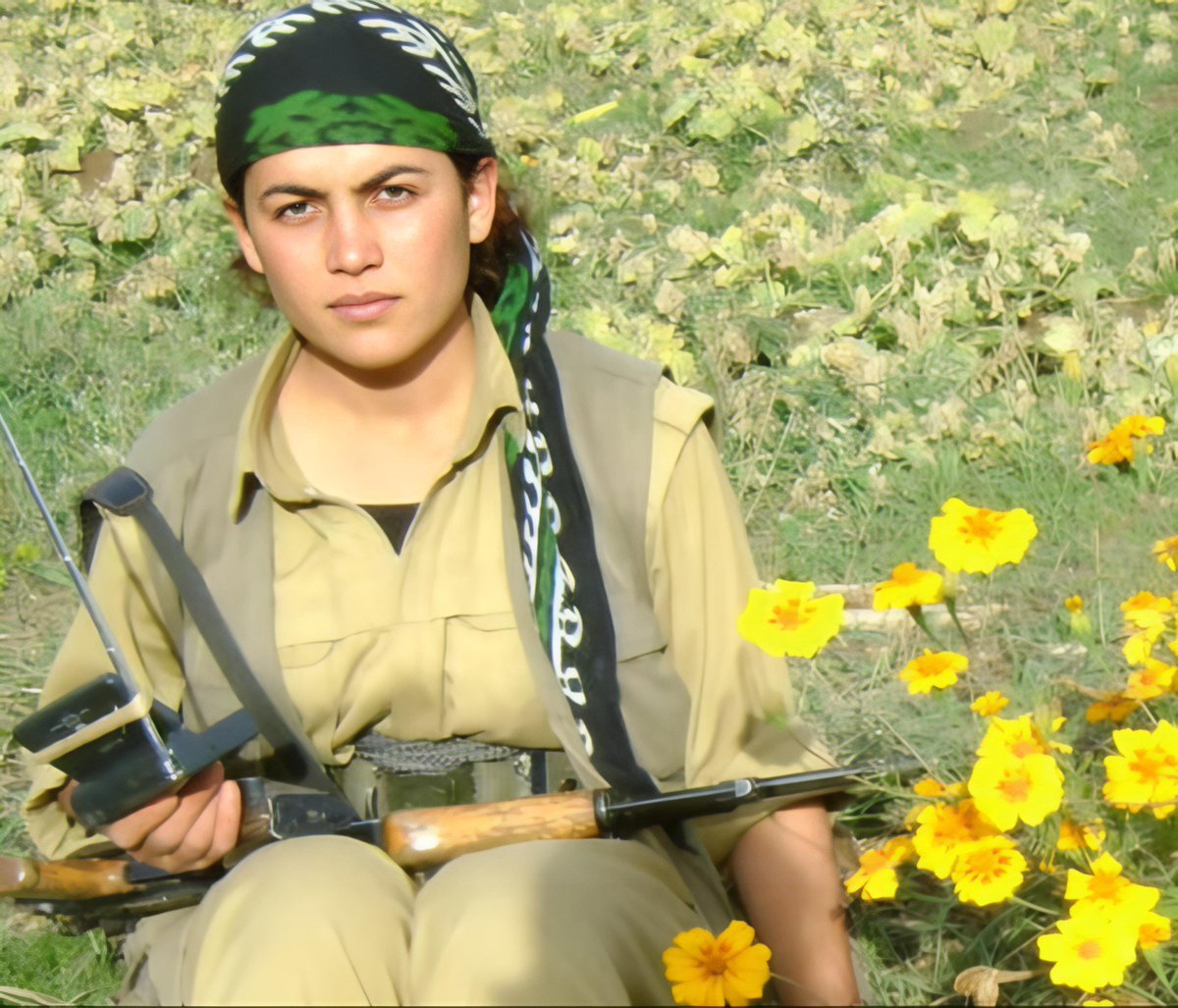 serbilidim's tweet photo. Şehid Dîren Wan 
Bi rêzdarî bi birtînin 🥀🙏 https://t.co/oseSFVr7vi