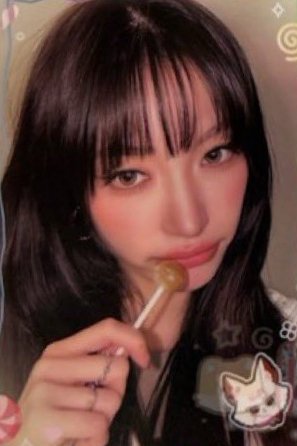junnfiles's tweet photo. they're all fighting to get the best photocard title https://t.co/XBNKq5EXBx