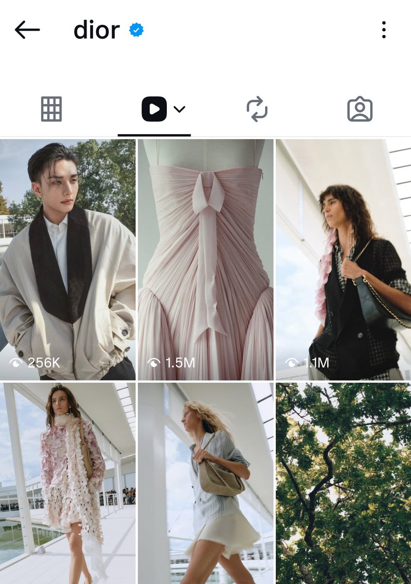 WeekendftWafa's tweet photo. Oh Dior only posted Hyunjin's solo Reel on their Instagram feed
 
Woah they trying to make Dior worthy of Hyunjin's title so badly 🩷 https://t.co/ChNxVPGoeb