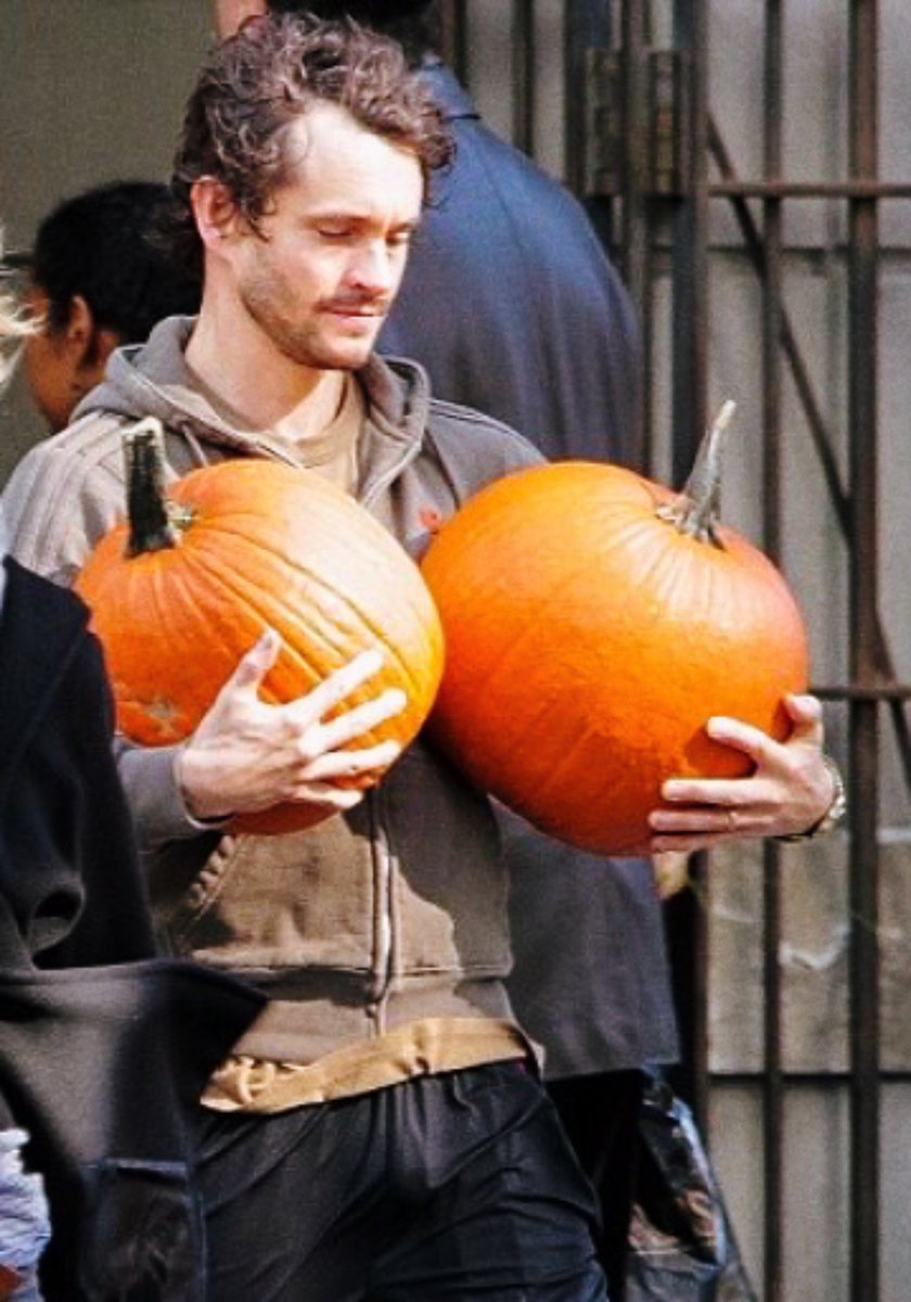 bIoodygraham's tweet photo. happy october 1st!! it’s officially his month 🍂🎃 https://t.co/J1RaZTRxyt