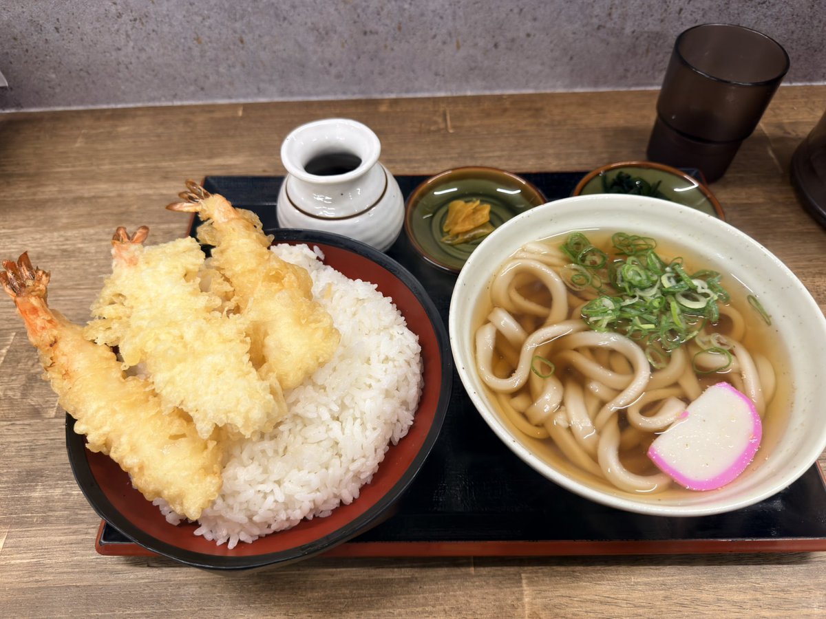tkmk_229's tweet photo. お昼ご飯を軽くしてたから意外とペロリでした🦐🦐🦐 https://t.co/Q5K9qLWvLN