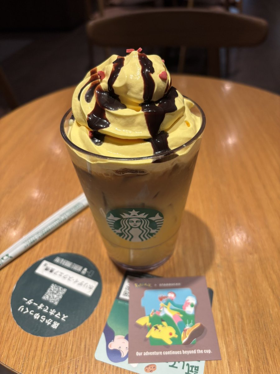 southern_bea's tweet photo. やっぱトレーナーならね！
スタバとポケモンのコラボは飲まないとね！ https://t.co/o2VULha0Fg