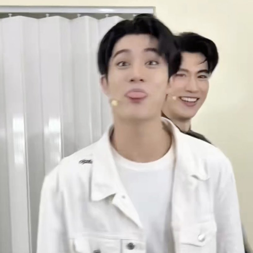 doublej_030611's tweet photo. ดื้อเกินว่ะ ไอเด็กคนนี้ 5555 https://t.co/4Nz8M8mKLU