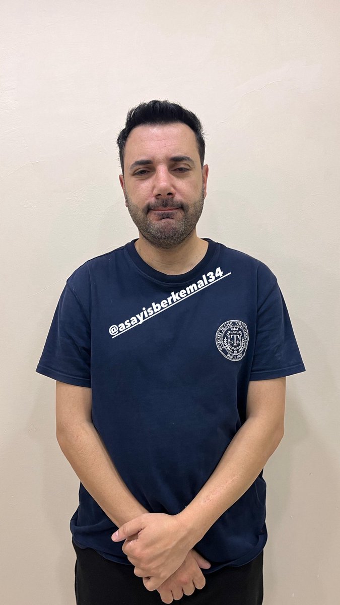 asayisberkemal0's tweet photo. İstanbul merkezli, sosyal medyada “uygunsuz” paylaşımlara yönelik yürütülen çalışmada 10 şüpheli yakalanarak gözaltına alındı. Gözaltına alınanlar arasında Semih Varol, Onur Sermik ve Elif Akdemir de bulunuyor. https://t.co/f1tHqPYTiA