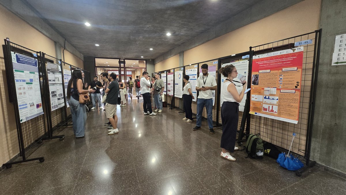 AsociacionJINTE's tweet photo. La investigación toma forma en la sesión de pósteres de #CIJI2026.

Hoy se presentan más de 60 trabajos de diferentes ámbitos, creando un espacio para compartir resultados, intercambiar ideas y conocer otras líneas de investigación.

#CIJI2026 #JINTE https://t.co/xV8KzgYb1U