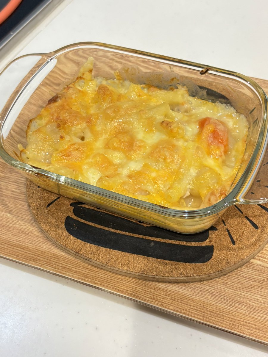 niconamaGure's tweet photo. 昨日、一昨日の残りのシチューをアレンジしてマカロニグラタン作ってみた😋 https://t.co/1EnrYZEeE5