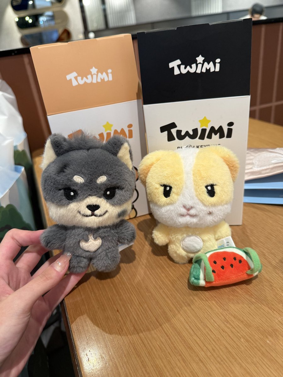 ddohhnn's tweet photo. 내 도쥬니 기츄니 경락 시켜줬더니 진짜 사진처럼 돼써🙀 https://t.co/ADhjPsBg01