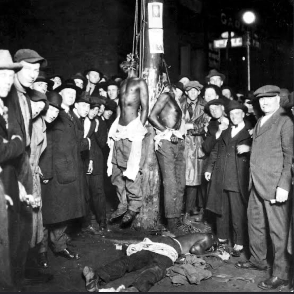 Blitz2Ritz's tweet photo. @_maneuvern @ThatguyC737 @_HeHateMee_ @SportsonPrime Hey don’t block me!! I’m not done yet. Enjoy this history lesson boy😂🫵🏻🐒🐒 u done crying? 😹 https://t.co/ZqRM89Ae07