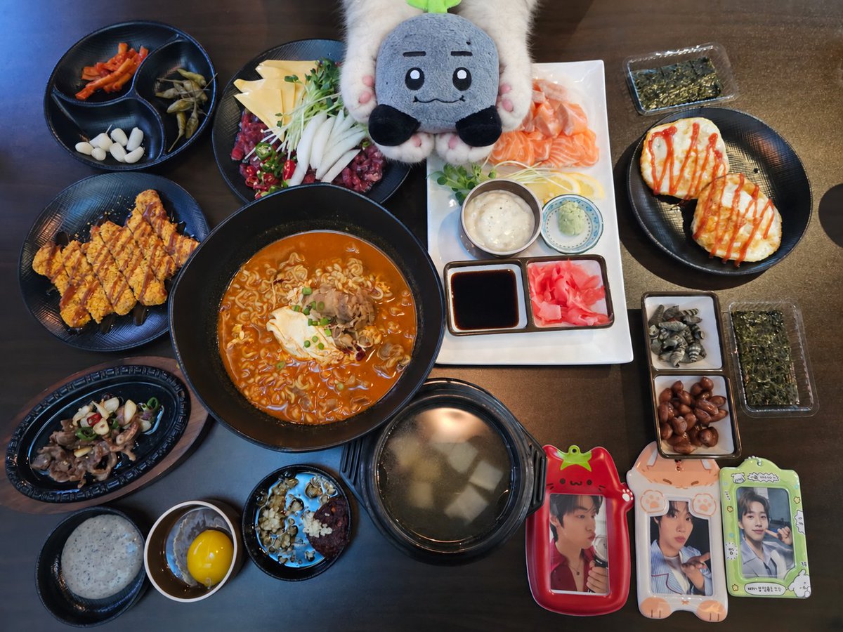 peanutsand_80's tweet photo. 티친 눈아들 맛저하세요
엔훌랑도 맛저하세요 https://t.co/GGxNYvu69G