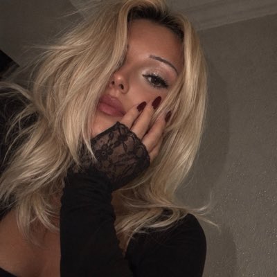 NesliTarot's tweet photo. #YeniProfilResmi https://t.co/NKClNicWQB