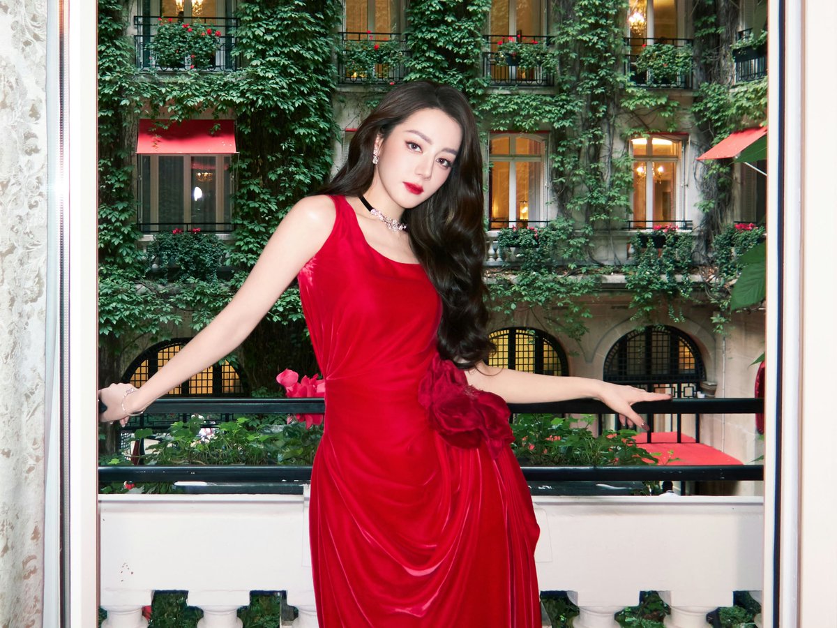 dilraba_fanclub's tweet photo. Dilraba✖️Paris Fashion Week

嘻嘻迪(Xi Xi Di)
CCD photos of Dilraba😍

crWeibo: 嘉行迪丽热巴工作室

#Dilraba #DilrabaxDiorSummer27 #DiorSummer27 @Dior https://t.co/QQ3AX8dag9