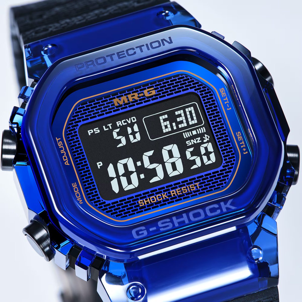 kotecinho's tweet photo. Casio G-SHOCK MRG-D5000 "Blue Rose Project"
The most expensive G-SHOCK to date

- only 20 pieces worldwide
- full lab-grown sapphire case
- 24-karat gold and titanium
- traditional Japanese craftsmanship assembled at Casio's elite Yamagata facility