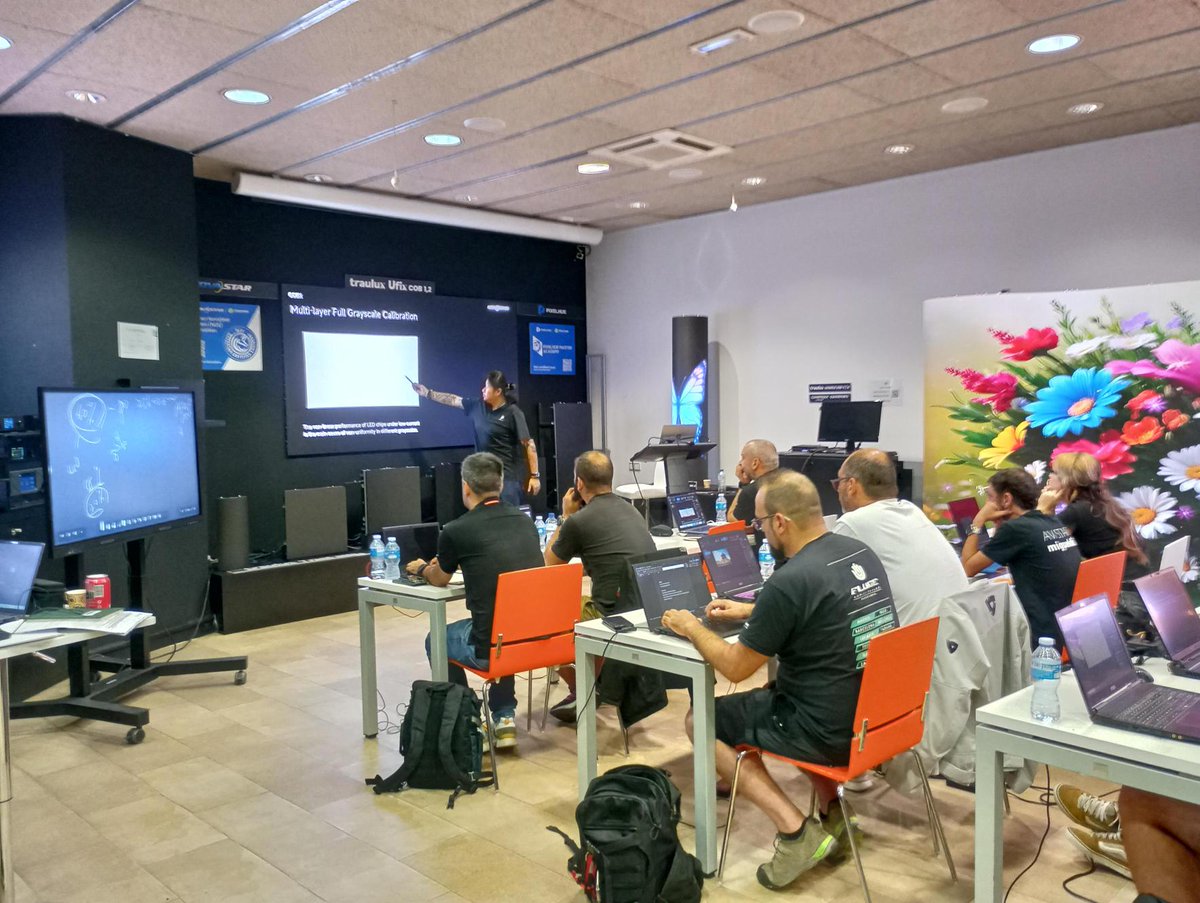 CharmexInt's tweet photo. 🙌 Despedimos septiembre con los primeros ciclos de certificaciones oficiales de COEX de @novastartech en nuestros showroom de Madrid y Barcelona. 

Donde los asistentes han profundizado en la configuración y gestión de esta nueva generación de sistemas de control #COEX https://t.co/QEhktOeEzK