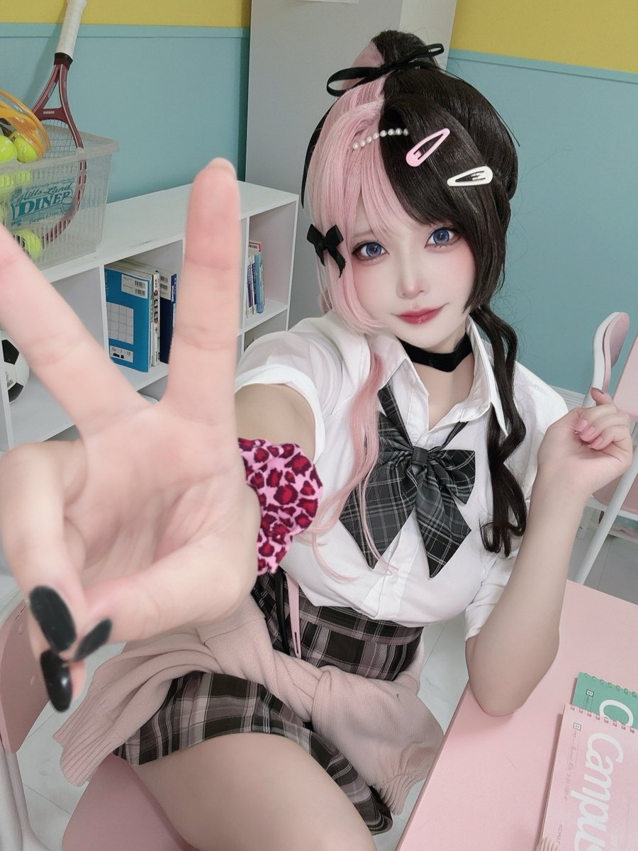 mi_cos's tweet photo. 制服ひなーの✌🏻🍫💘 https://t.co/qLbXeCNcoO