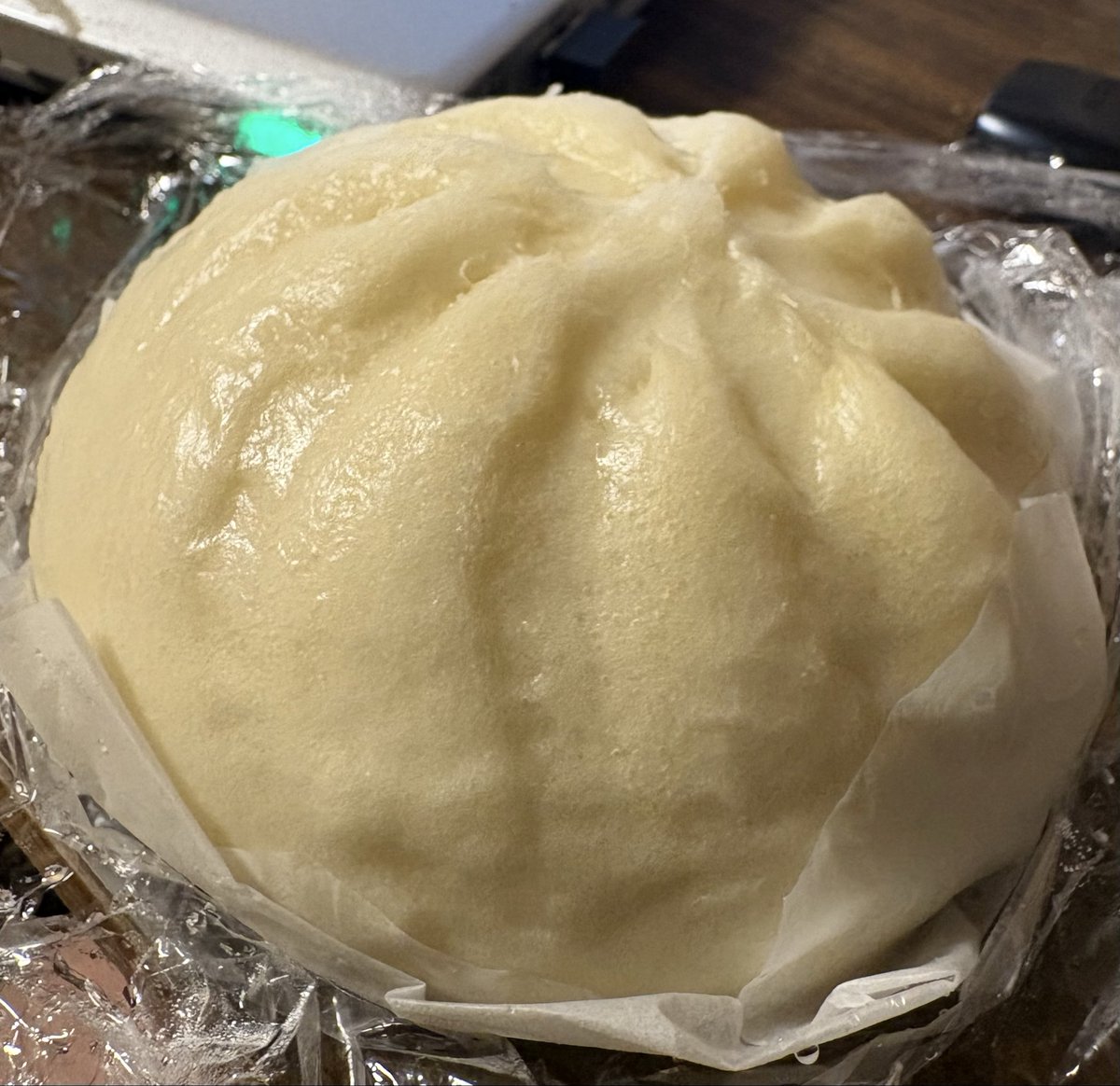 nakatanigoffice's tweet photo. 肉まんを、たべます https://t.co/vdBHaYy8Db