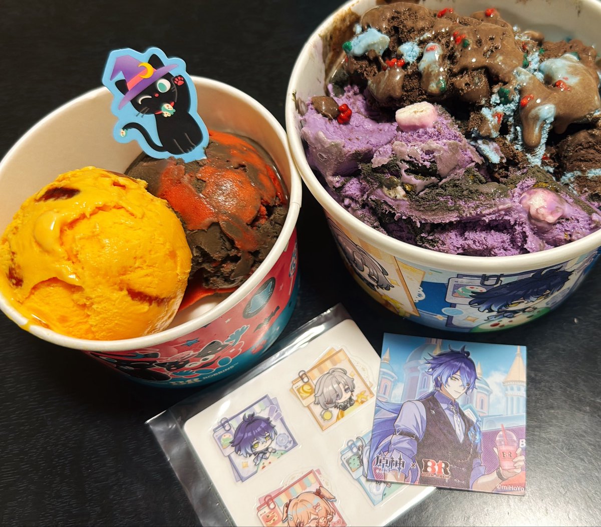 0su_mire's tweet photo. 10月のアイス買ってきた🥰モバイルオーダーでは売切だったのに原神さんの入れ物で嬉し！ついでのﾌﾘﾝｽﾞさんありがとうお姉さん。 https://t.co/zmABWmgezX
