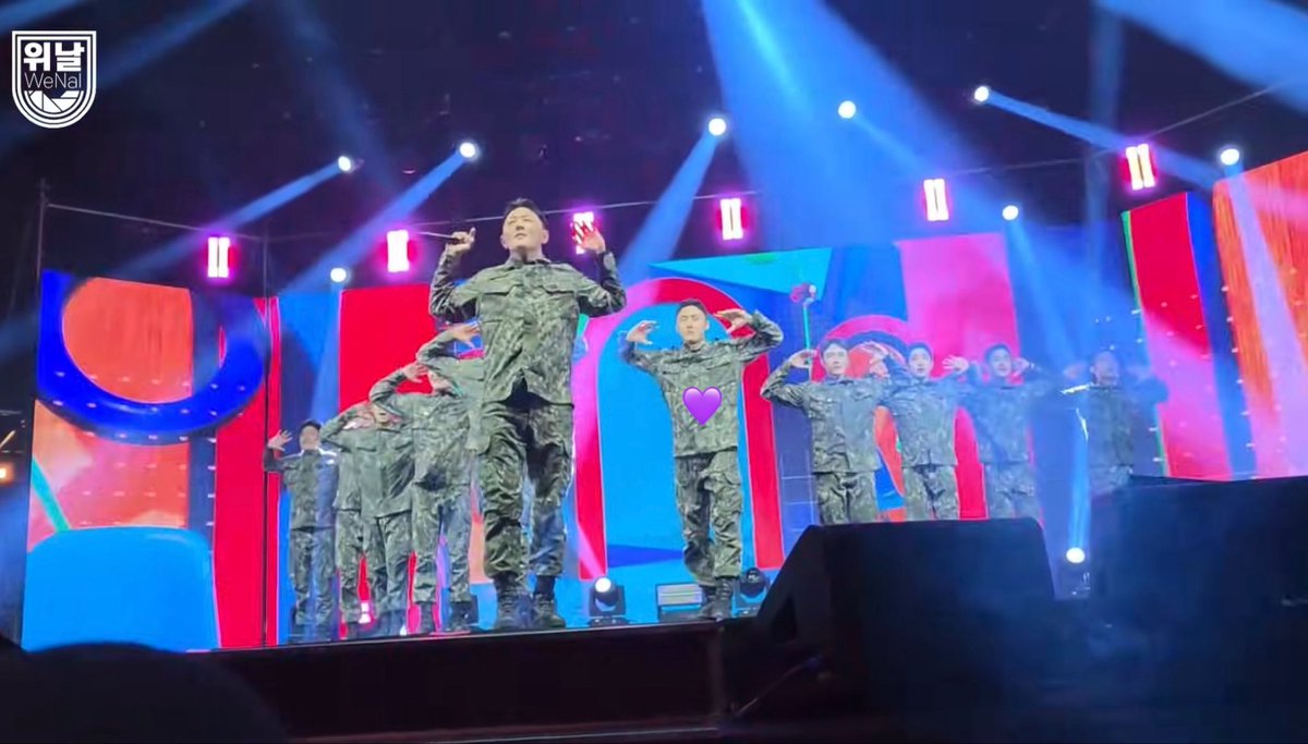 changkyunnyang's tweet photo. changkyun performances in ground forces festival:
- seventeen’s super
- ikon’s love scenario

#창균 #임창균 #CHANGKYUN #MONSTAX #몬스타엑스 https://t.co/YI9kryBywK