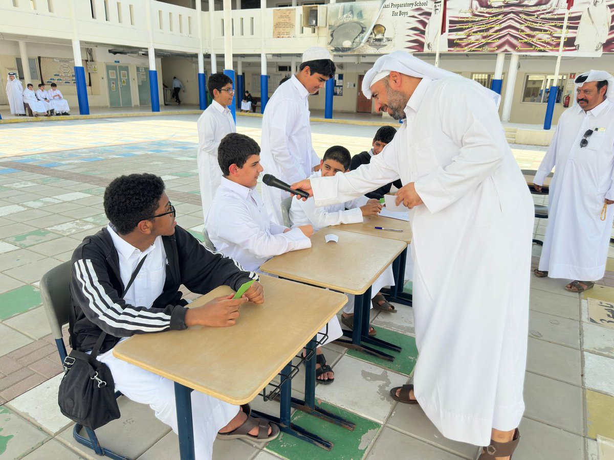 alrazipsb's tweet photo. انطلاقا من حرص إدارة المدرسة على تنفيذ أنشطة القيم التربوية  ، نفذ قسم التربية الإسلامية وبالتعاون مع أخصائي الأنشطة نشاط مسابقة عن قيمة الصدق ، وتم تكريم الطلاب المتميزين في القيمة التربوية. https://t.co/Q1KnD3VNyr