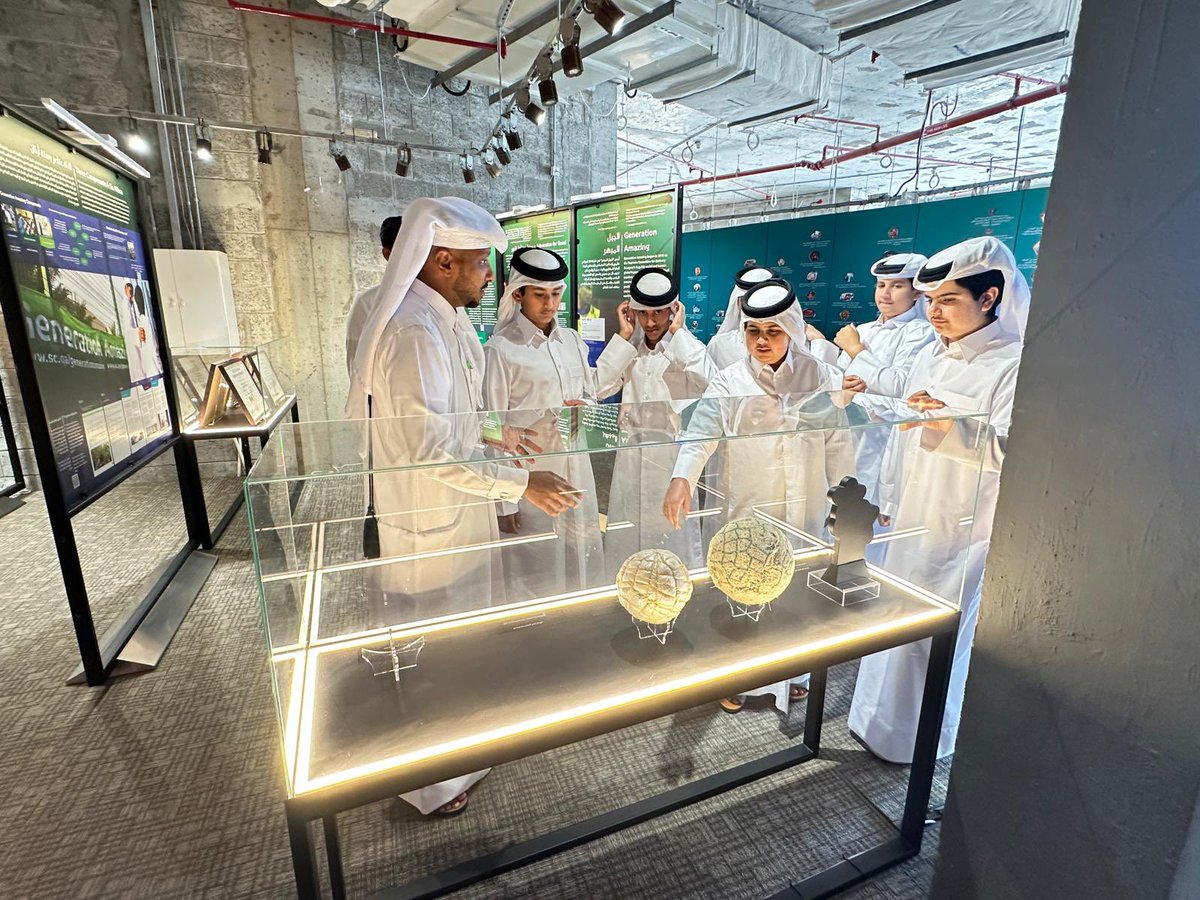 alrazipsb's tweet photo. انطلاقا من رؤية وزارة التربية والتعليم في إعداد متعلم ريادي لتحقيق تنمية مستدامة ، وحرصا من إدارة المدرسة على تنفيذ أنشطة الخطة المعتمدة ، قامت المدرسة بتنفيذ رحلة تثقيفية إلى المؤسسة العامة للحي الثقافي -كتارا ، لحضور معرض  إرث كأس العالم قطر 2022م https://t.co/Rvj2plW4kl