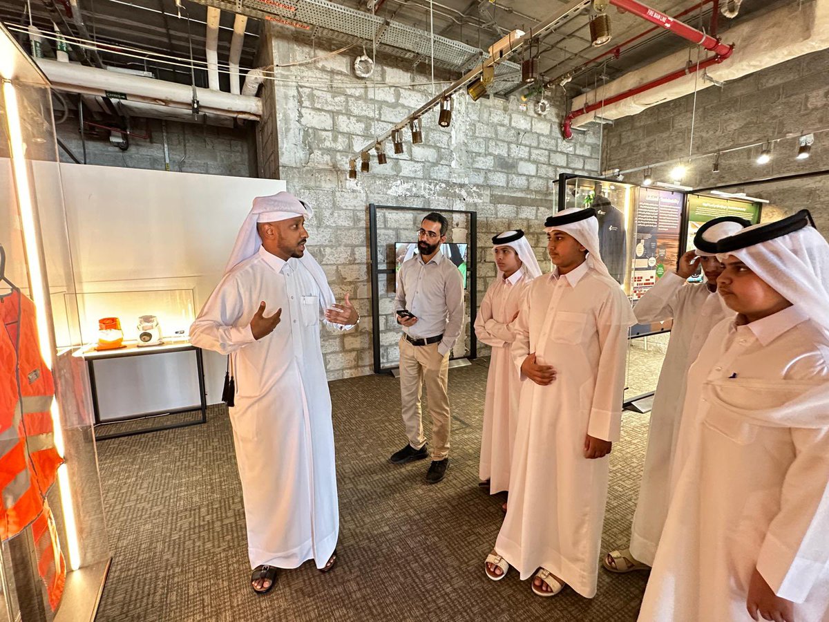 alrazipsb's tweet photo. انطلاقا من رؤية وزارة التربية والتعليم في إعداد متعلم ريادي لتحقيق تنمية مستدامة ، وحرصا من إدارة المدرسة على تنفيذ أنشطة الخطة المعتمدة ، قامت المدرسة بتنفيذ رحلة تثقيفية إلى المؤسسة العامة للحي الثقافي -كتارا ، لحضور معرض  إرث كأس العالم قطر 2022م https://t.co/Rvj2plW4kl