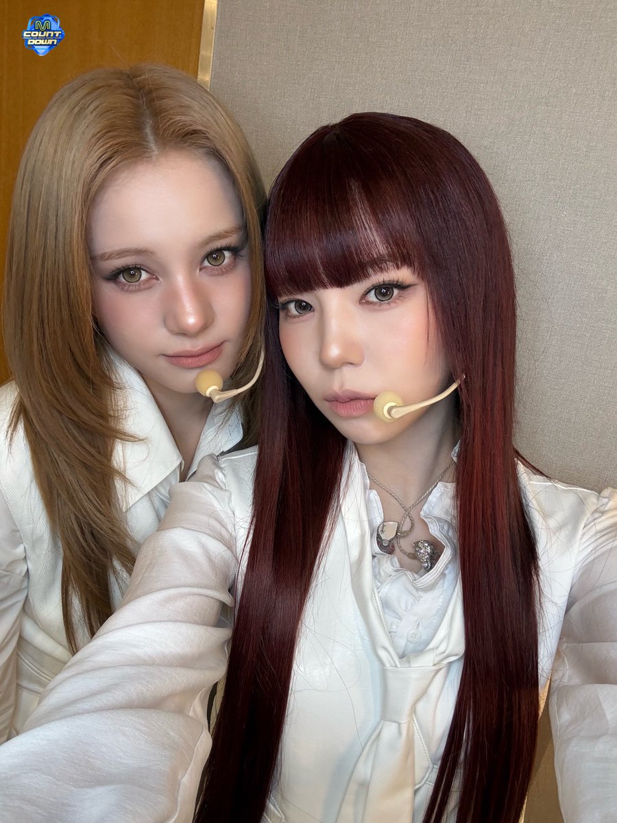 ayakan0's tweet photo. ｶｯｺｲｲ🤍🤭
 #NiziU https://t.co/fHZdYyXsfq