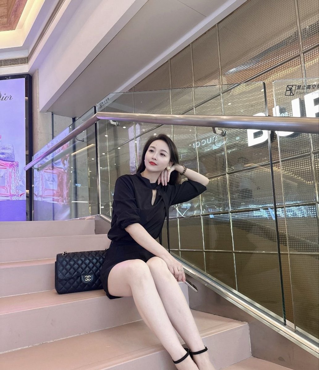 lori43xd1's tweet photo. 我想了很久，没有满意的性生活原因来自哪里，我肯定也不是那种很容易约或是想就叫一个人，首先性这方面，我从来不想主动，觉得不是恋爱关系，当你的身体床上表现足够吸引对方，对方自会找你，带着被认可的心态去做爱，本身就是一件很享受的事。而这种认可衍生性高潮的过程也很加分。 https://t.co/WVdRTK981y