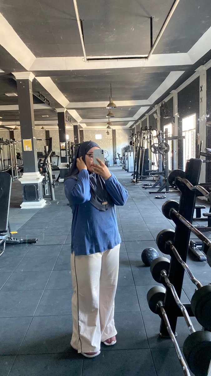 myjum_'s tweet photo. Salah satu privilege ditempat kerja;  kantor dekat gym: jam istirahat bisa dipakai buat nge-gym. 🤭 https://t.co/y6cC6ngys6