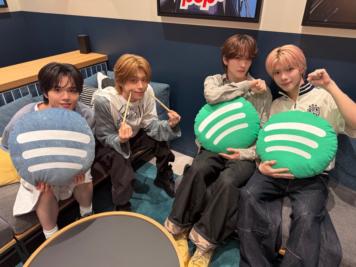 KO1KEYZofficial's tweet photo. [📢]

Spotify公式リスニングパーティー
はじまりました🤟⸝⋆⸝⋆

#KO1KEYZリスパ をつけて
DAIKI🍀 ISSA⚾️ TOWA🍎 YOSHIKI🍰
と一緒に楽しみましょう！

参加はこちら
🔗 https://t.co/8YftLXN51w

※Spotify Premiumユーザーの方のみがご参加いただけます。

@SpotifyJP https://t.co/2T8Pq5wBns