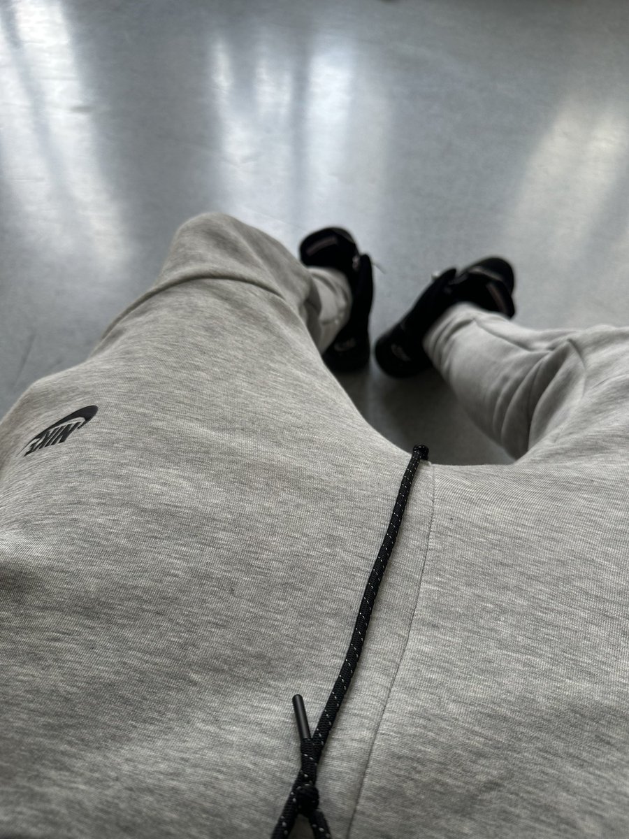 masmasterg3's tweet photo. Macie mojego revoluta w bio więc wpłacać tam pizdy kasę bez gadania 😈🫦😂
#cashslave #findompoland #tribute #cuckold #findompl #feet #cashmaster #soxy #findom https://t.co/hWXBS2qdF0