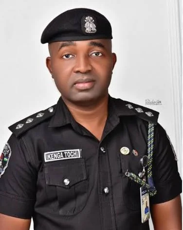 PoliticsA6's tweet photo. A 25-year-old worker, Bakiru Iwal, died after part of an old building he was helping demolish collapsed on him in Otolo-Nnewi, Anambra State. Police said the site was secured and an investigation launched.

#Nigeria #Anambra https://t.co/Lcl9kA61M9